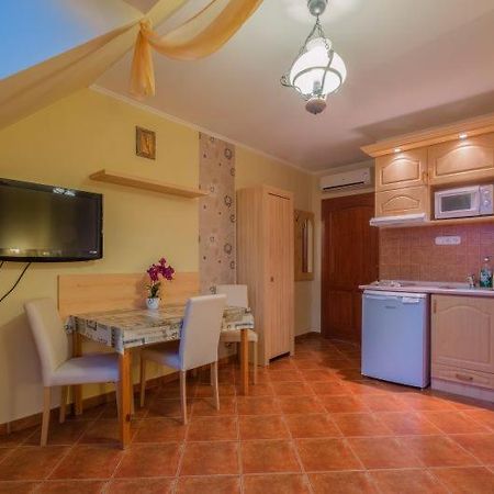 Rozmann Family Panzio & Apartmanhaz Sárvár Exterior foto