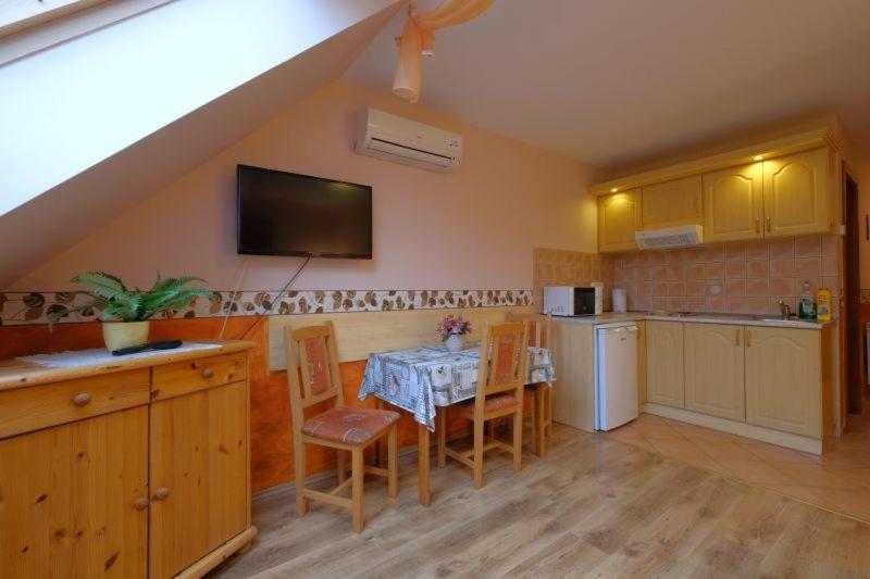 Rozmann Family Panzio & Apartmanhaz Sárvár Exterior foto