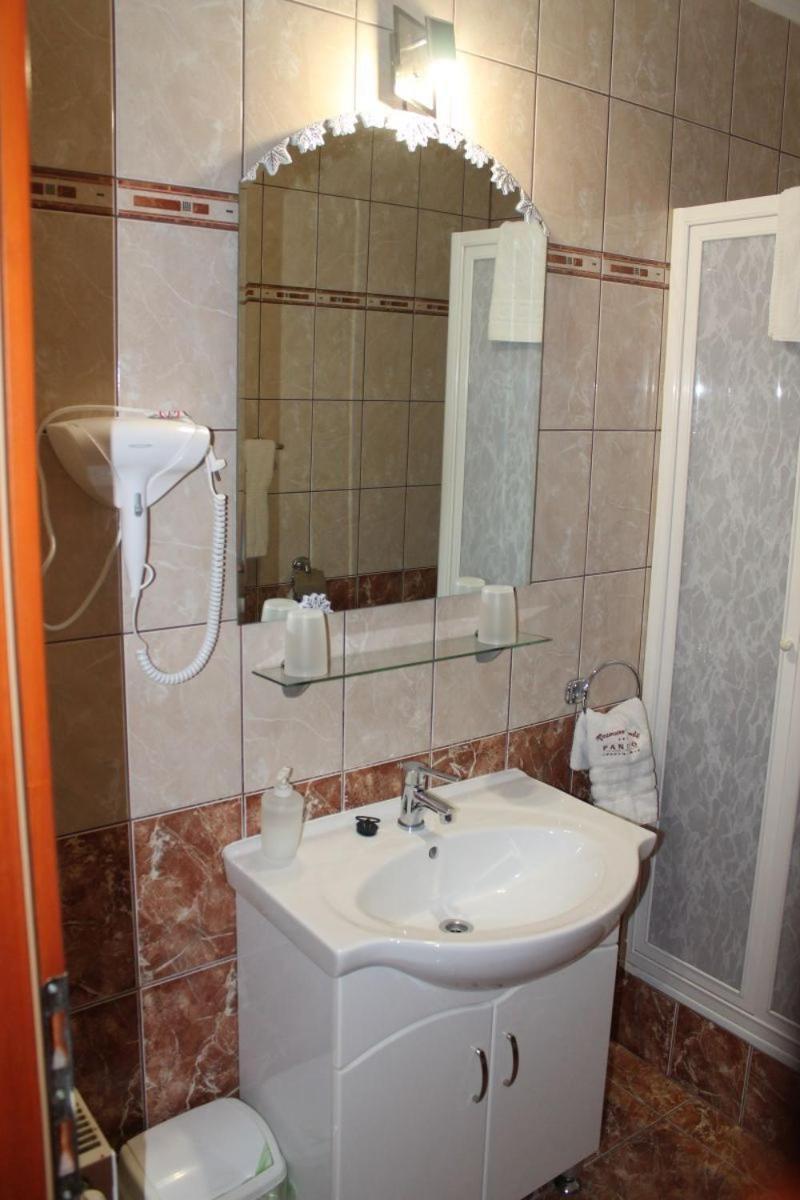 Rozmann Family Panzio & Apartmanhaz Sárvár Exterior foto